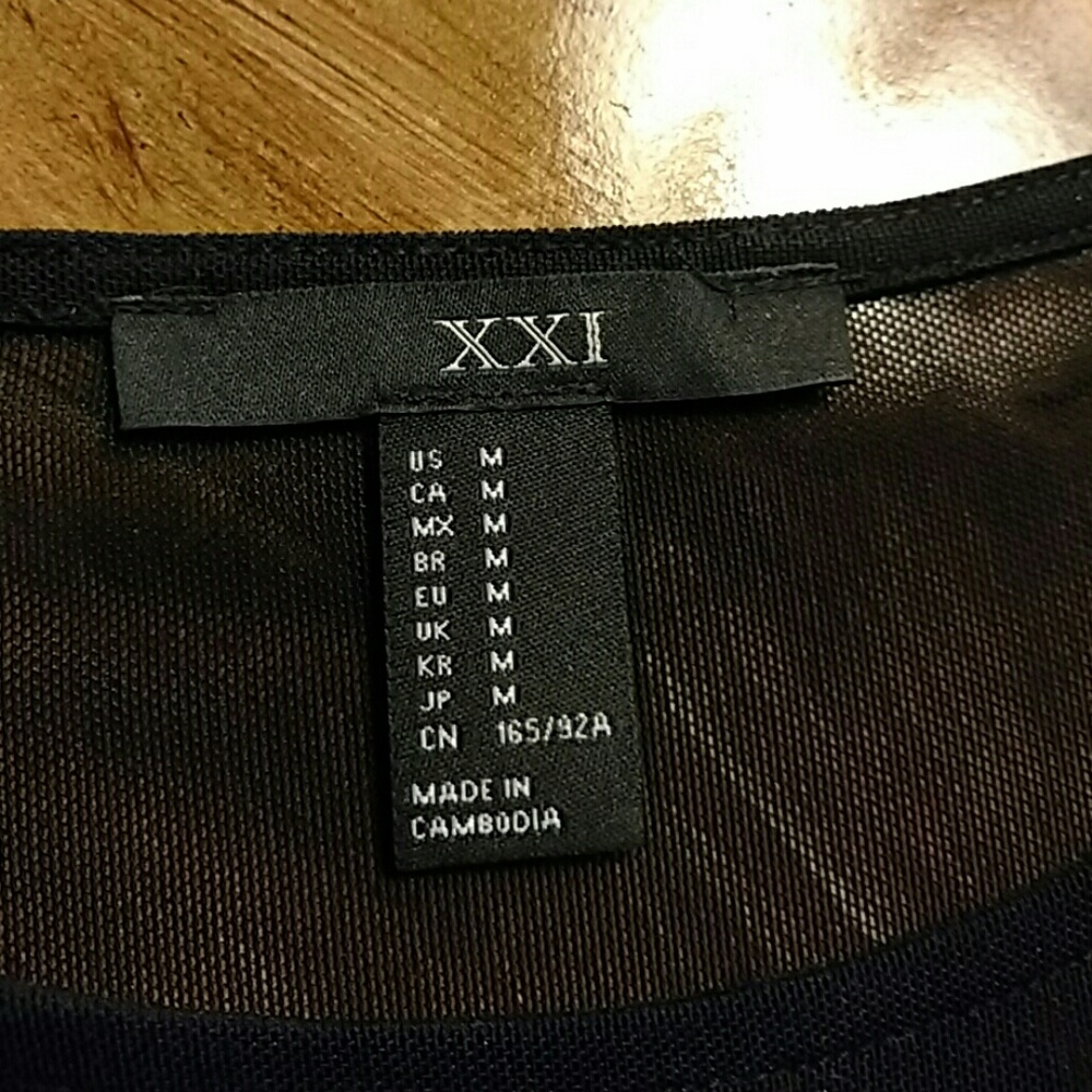 Pretty Top ๐ - Picture 3 of 4